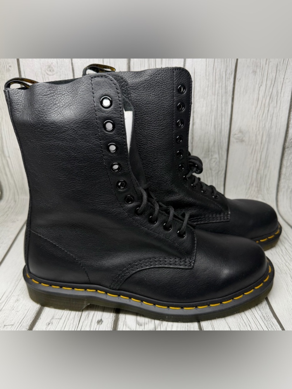 BRAND NEW Dr. Marten Size 11 1490 VIRGINIA LEATHER MID CALF BOOTS